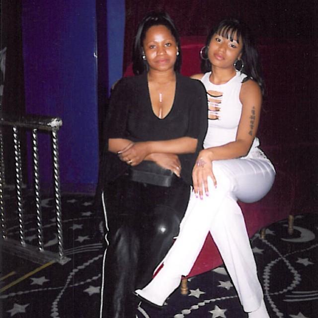 Illustration de l'article : 16 celebrities photographed with their moms! Which ones are the cutest?