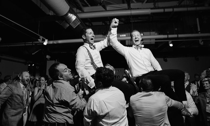 Illustration de l'article : Love has no boundaries, and these 120 gay wedding photos just make you want to love each other!