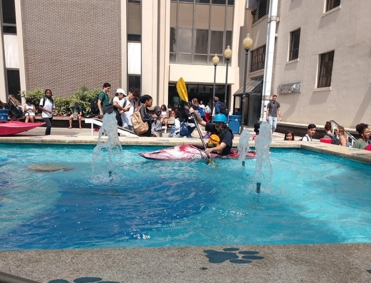 Illustration de l'article : 17 people who live life on their own terms