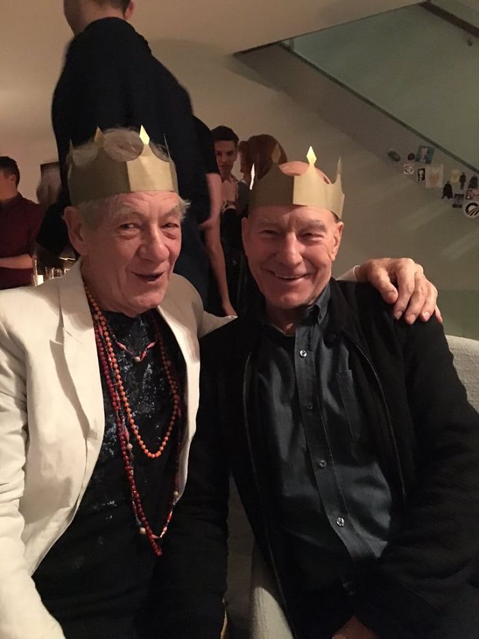 Illustration de l'article : 20 awesome photos that sum up the close friendship between Patrick Stewart and Ian McKellen