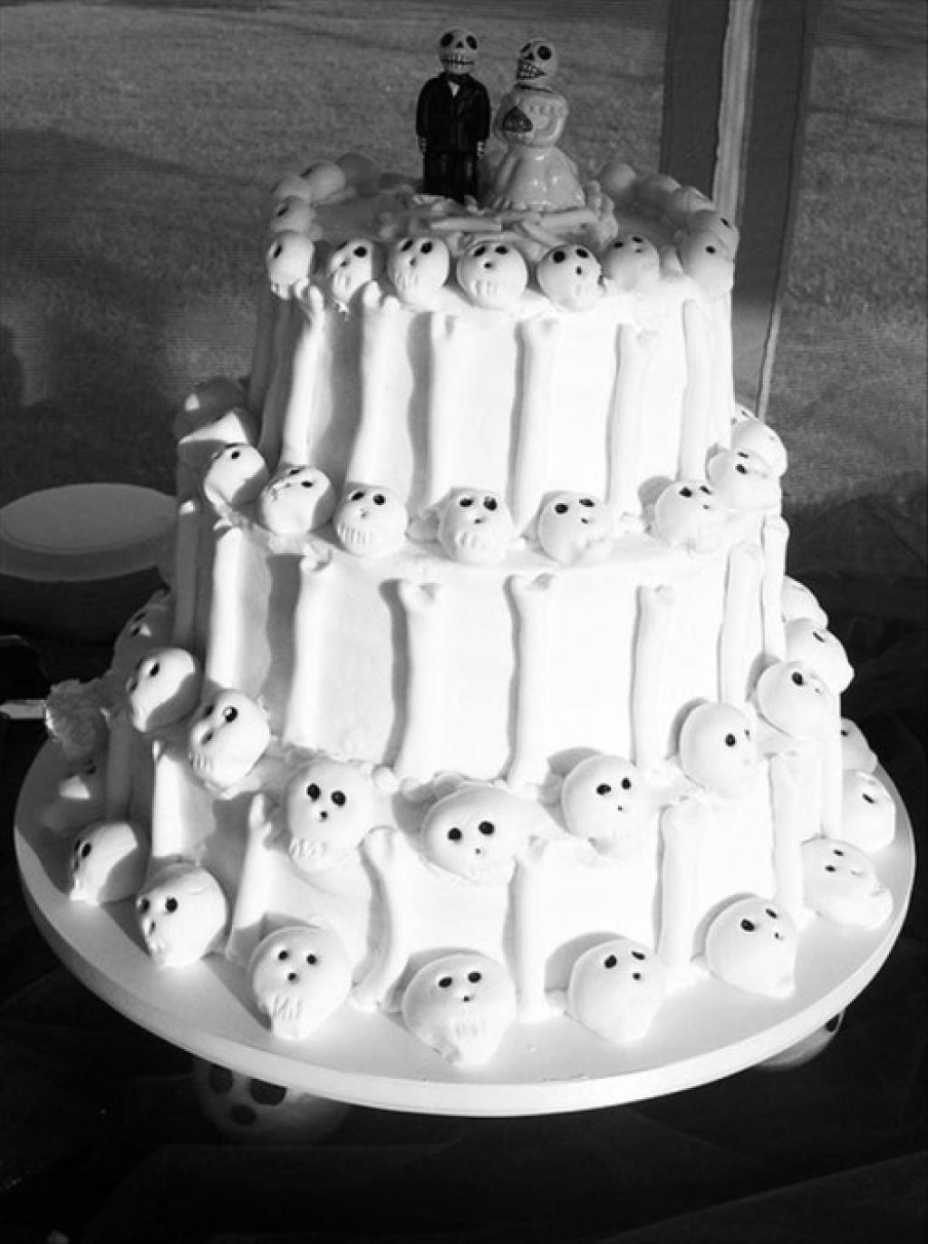 Illustration de l'article : The 20 most horrific wedding cakes ever! Pastry chefs, are you jealous?