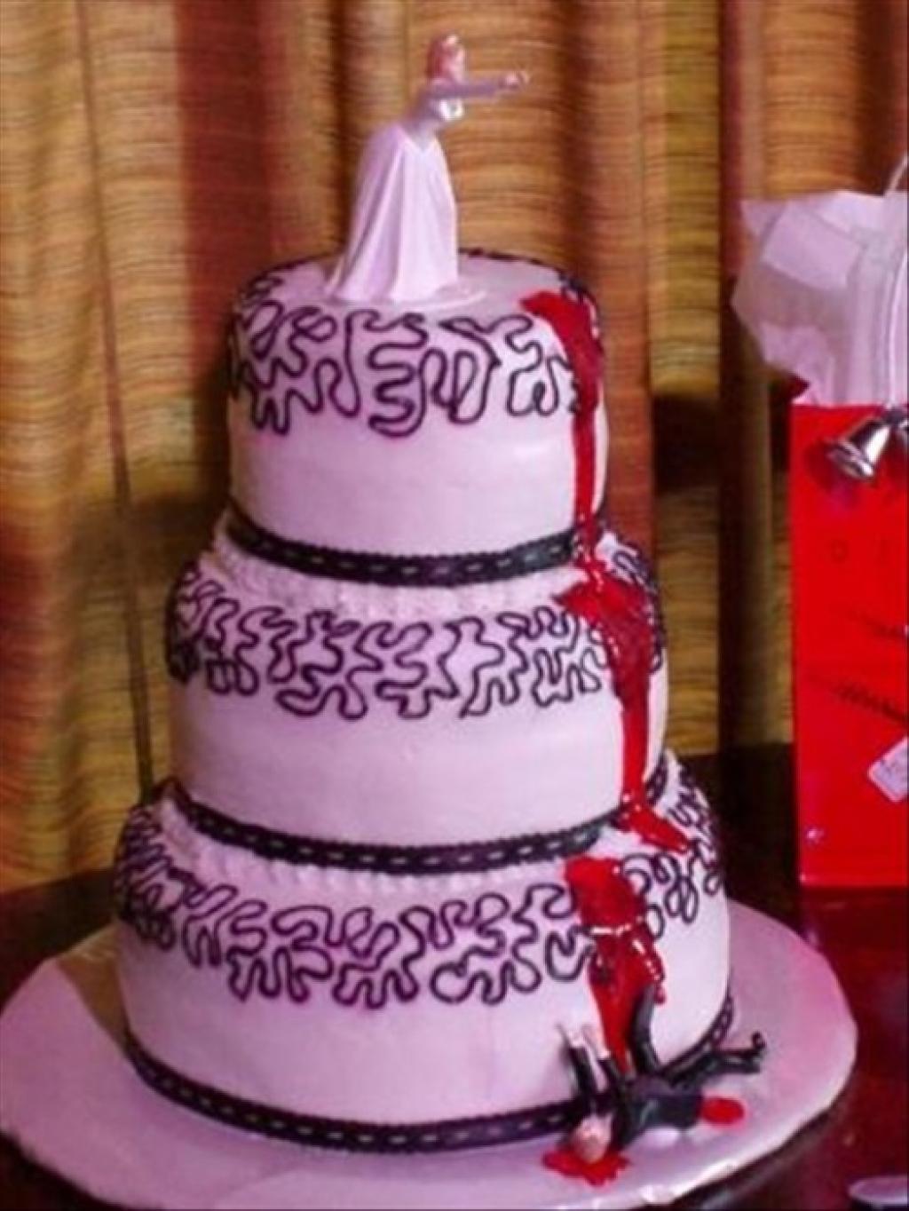 Illustration de l'article : The 20 most horrific wedding cakes ever! Pastry chefs, are you jealous?