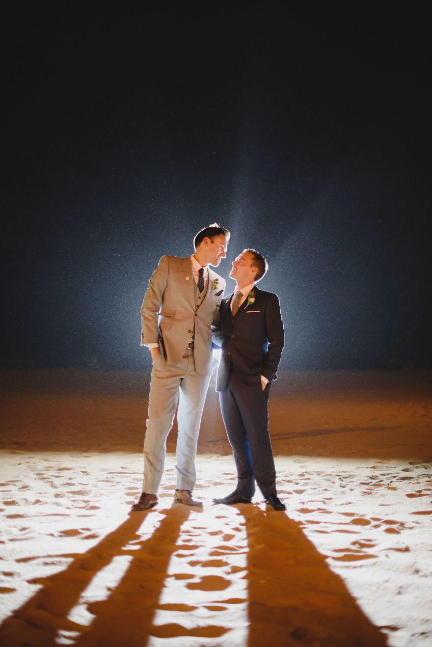 Illustration de l'article : Love has no boundaries, and these 120 gay wedding photos just make you want to love each other!