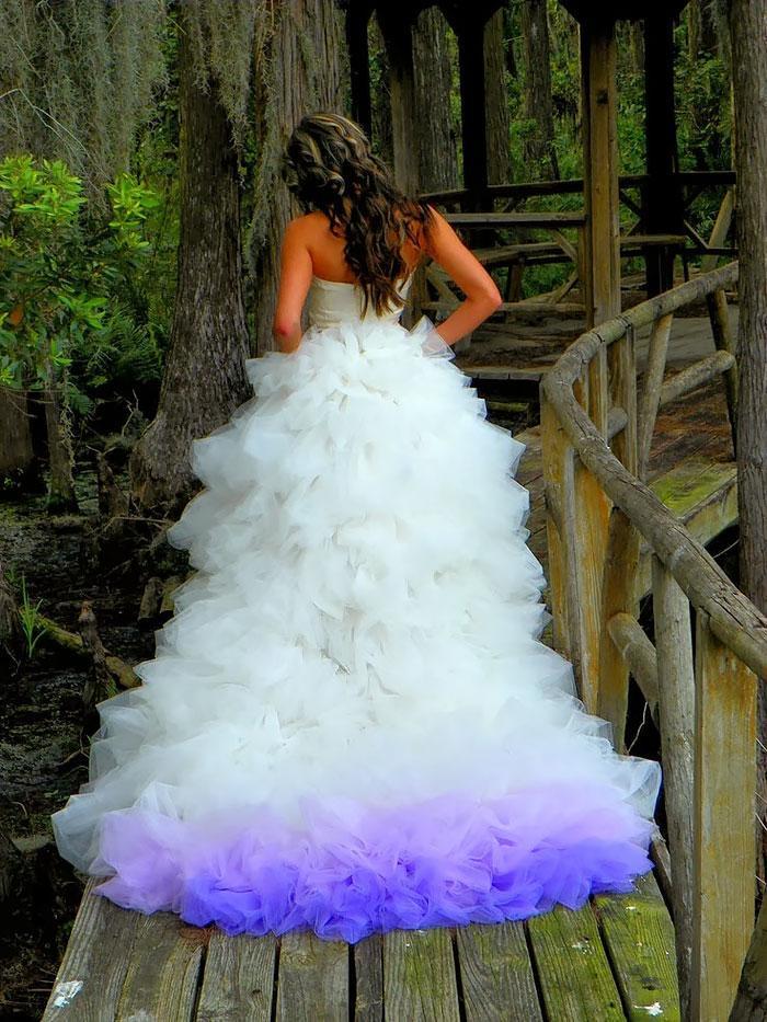 Illustration de l'article : 15 gorgeous and original wedding dresses personalized with an airbrush!