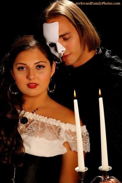Illustration de l'article : 40 photos of couples that defy all logic