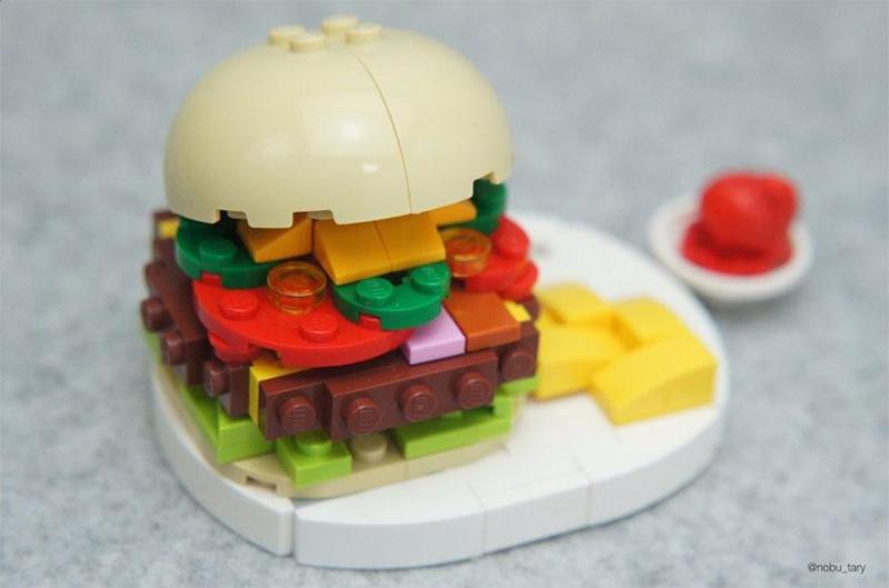 Illustration de l'article : 9 Lego creations in the shape of food! Which ones are the most amazing?