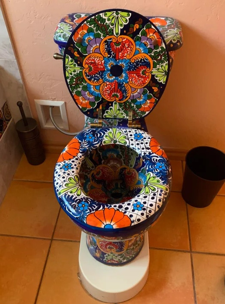 Illustration de l'article : 20 love 'em or hate 'em bathroom and restroom ideas