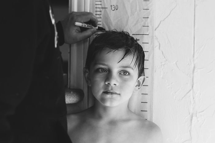 Illustration de l'article : 20 photos that show what it's like to be a mom to 3 sons