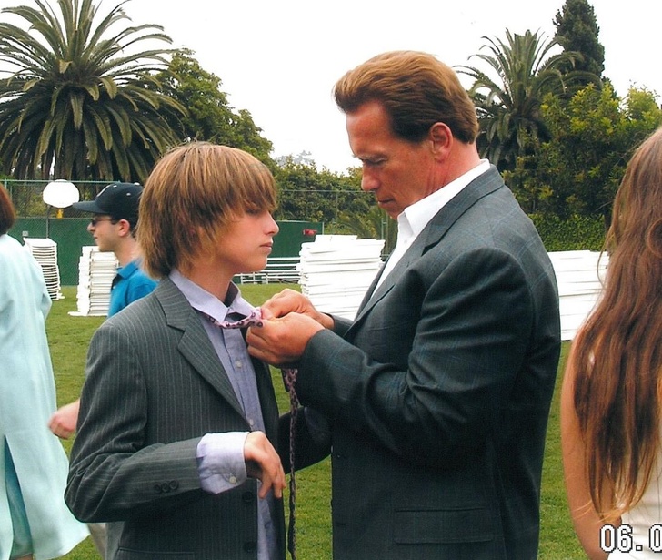 Illustration de l'article : 15 photos of Arnold Schwarzenegger being an awesome dad