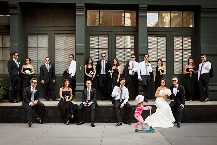 Illustration de l'article : 20 hilarious wedding photobombs that crowned the newlyweds' special day