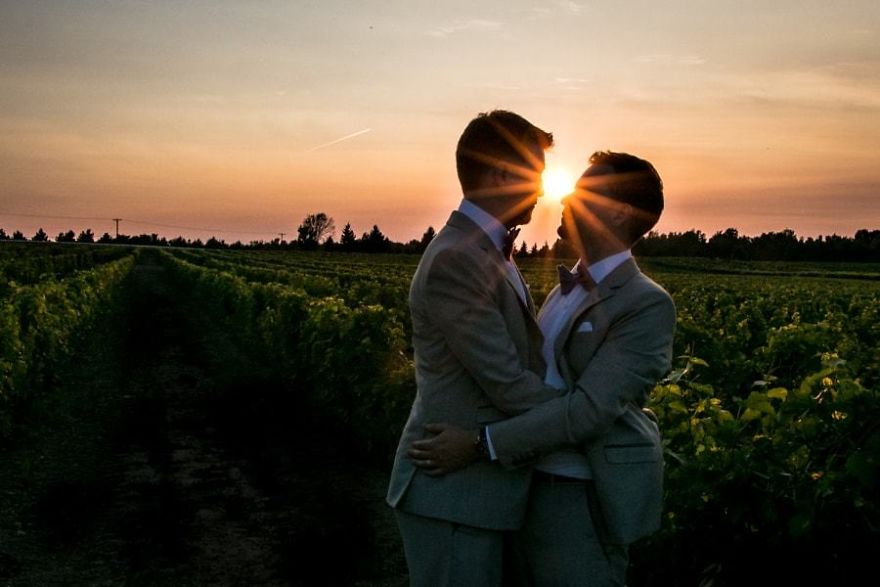 Illustration de l'article : Love has no boundaries, and these 120 gay wedding photos just make you want to love each other!