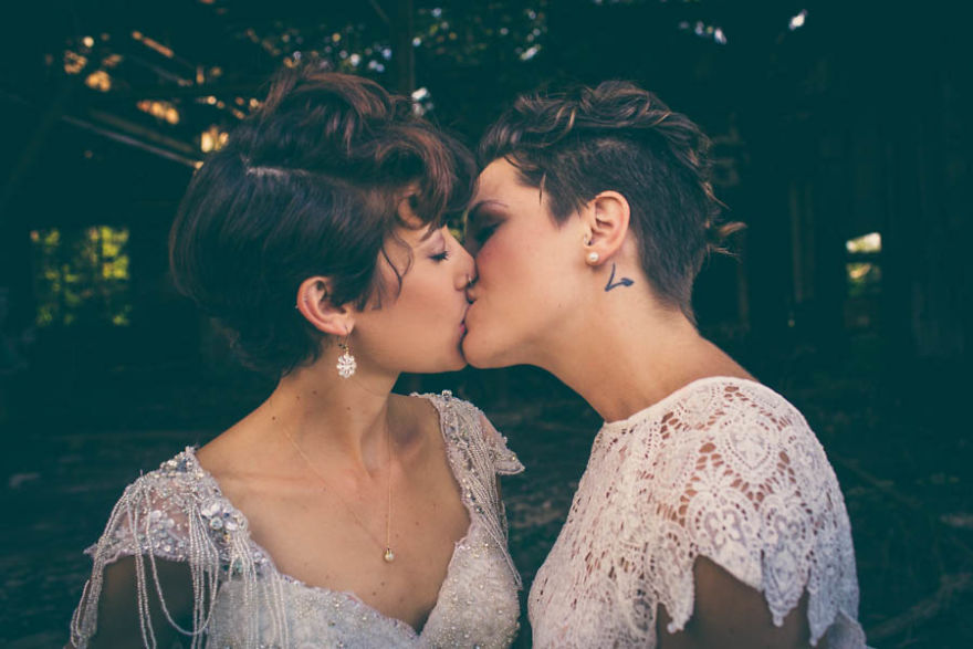 Illustration de l'article : Love has no boundaries, and these 120 gay wedding photos just make you want to love each other!