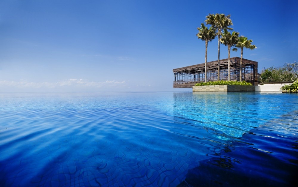 Illustration de l'article : 23 totally insane swimming pools around the world