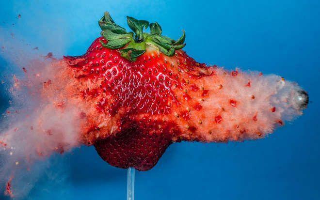 Illustration de l'article : 12 pictures of everyday objects that were taken during a bullet impact!