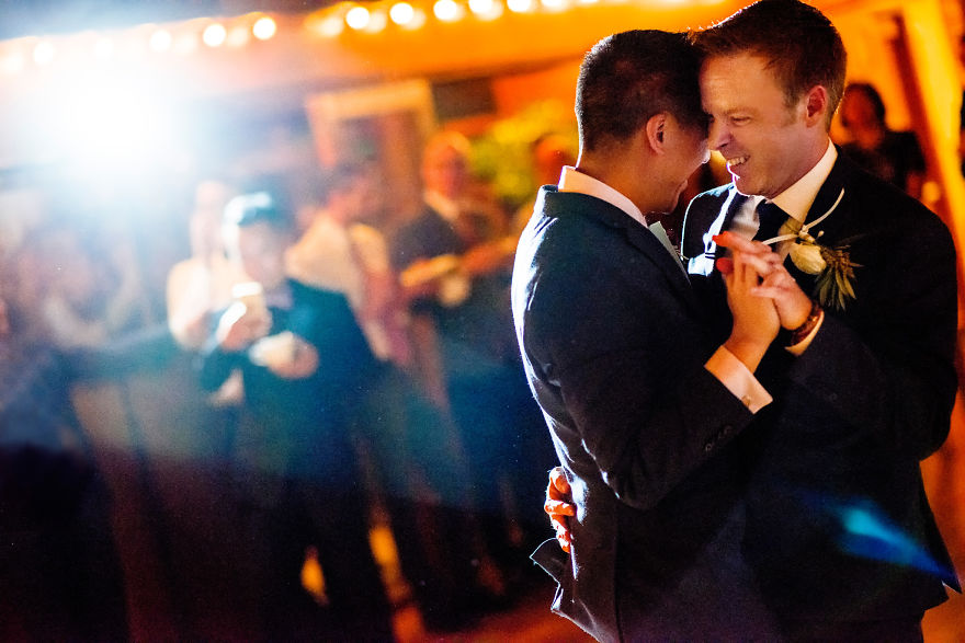 Illustration de l'article : Love has no boundaries, and these 120 gay wedding photos just make you want to love each other!