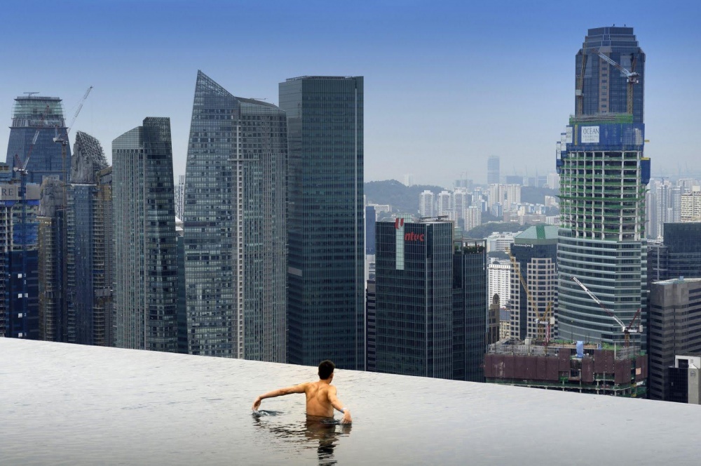 Illustration de l'article : 23 totally insane swimming pools around the world