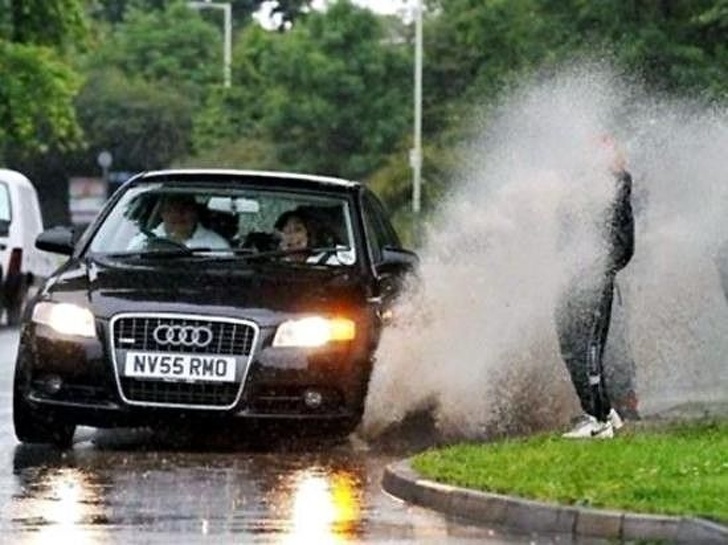 Illustration de l'article : 23 people caught having a stroke of bad luck
