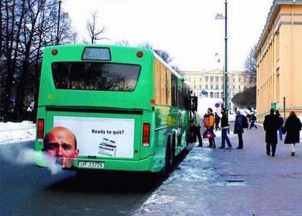 Illustration de l'article : 14 buses on the road with out-of-the-ordinary advertising posters! Which ones are the most original?