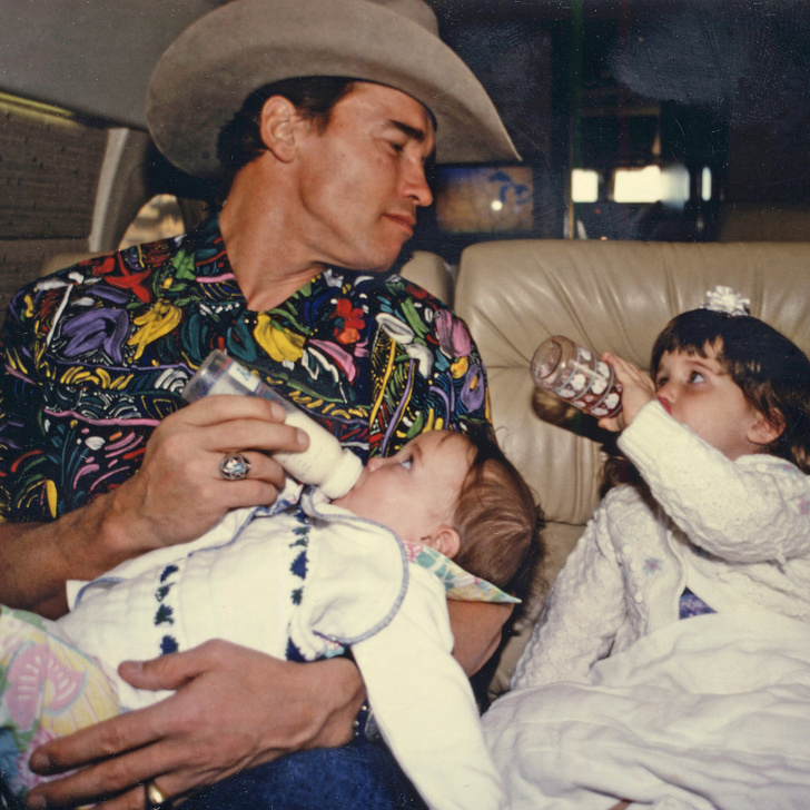 Illustration de l'article : 15 photos of Arnold Schwarzenegger being an awesome dad