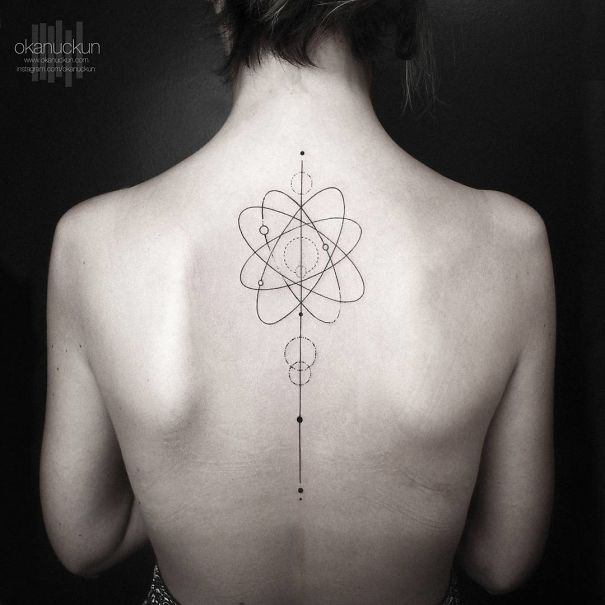 Illustration de l'article : 20 elegant and feminine spine tattoos