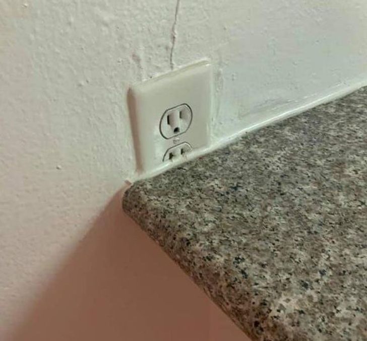 Illustration de l'article : 20 times someone ended up with a disastrous DIY job on their hands