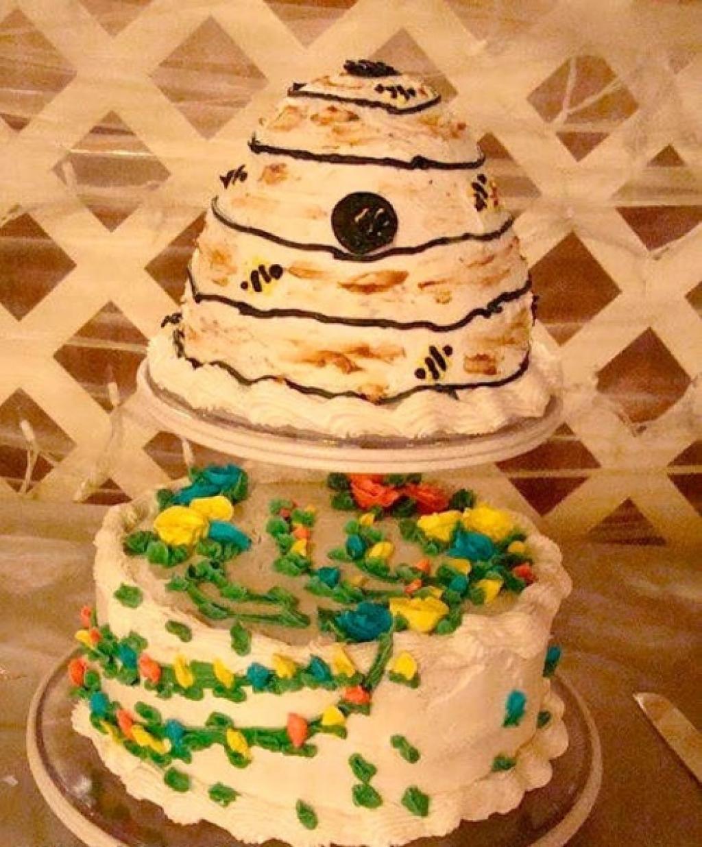 Illustration de l'article : The 20 most horrific wedding cakes ever! Pastry chefs, are you jealous?