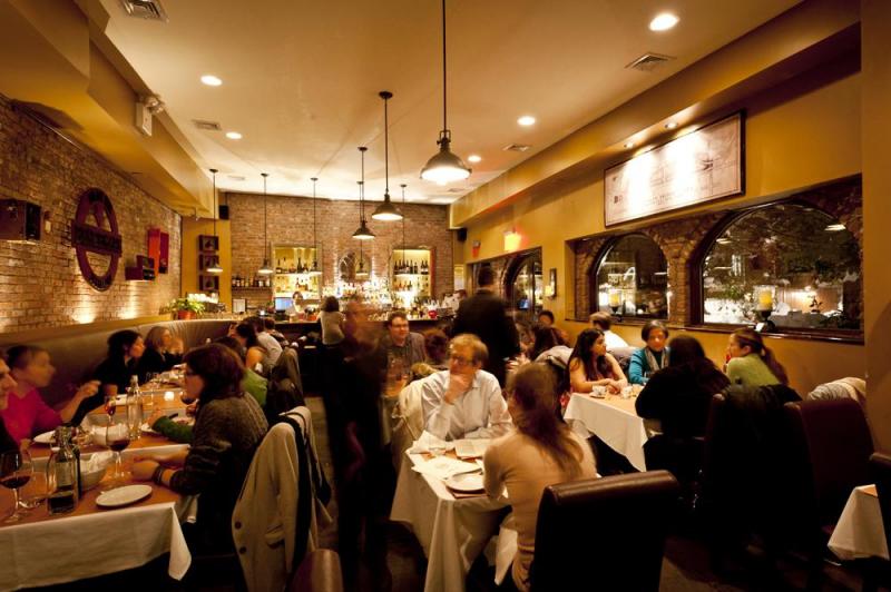 Illustration de l'article : 12 annoying things you should never say to your server!