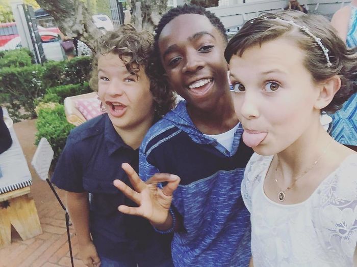 Illustration de l'article : 20 adorable photos of the Stranger Things cast hanging out together
