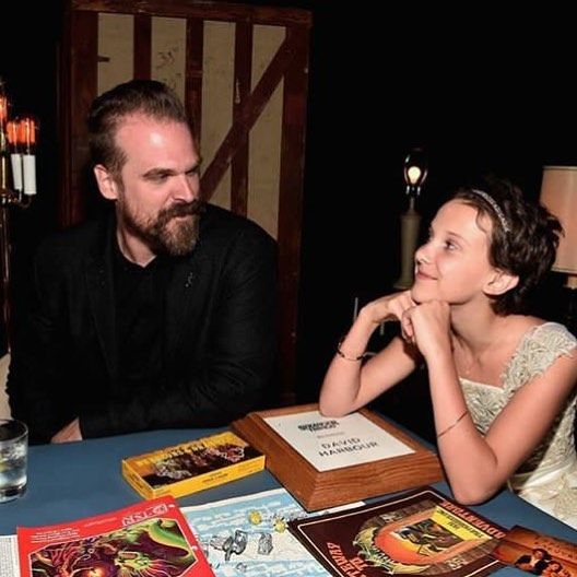 Illustration de l'article : 20 adorable photos of the Stranger Things cast hanging out together