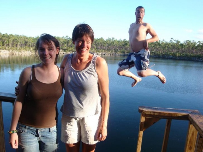 Illustration de l'article : 25 of the funniest photobombs you'll see this year!