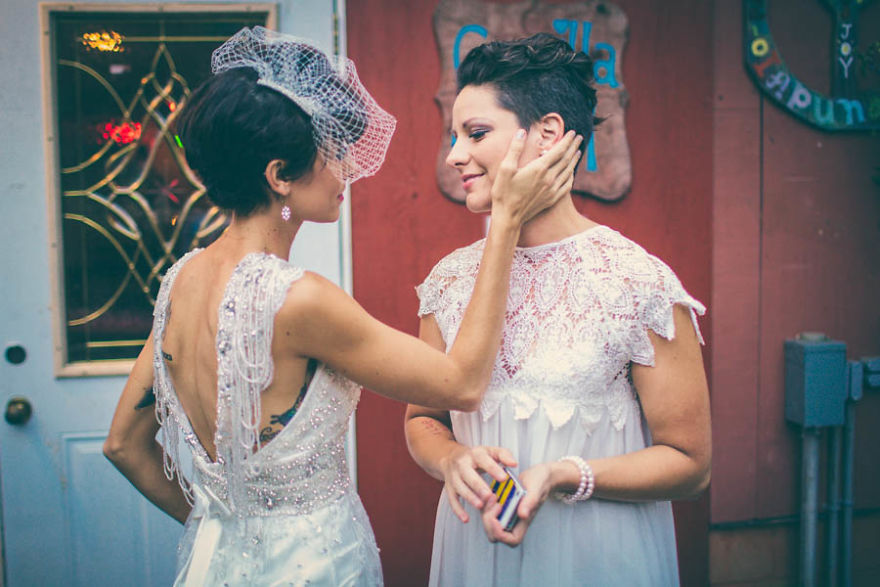 Illustration de l'article : Love has no boundaries, and these 120 gay wedding photos just make you want to love each other!