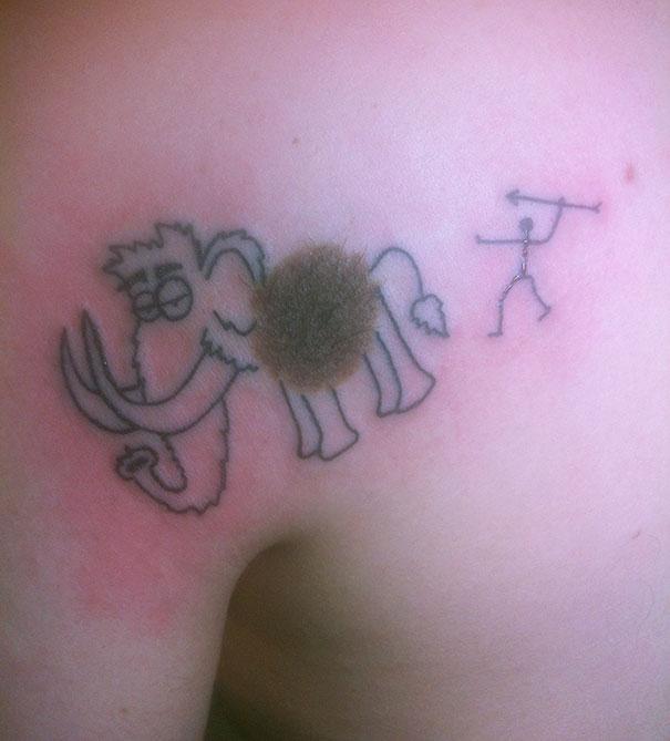 Illustration de l'article : 14 tattoos that turned a birthmark into a work of art