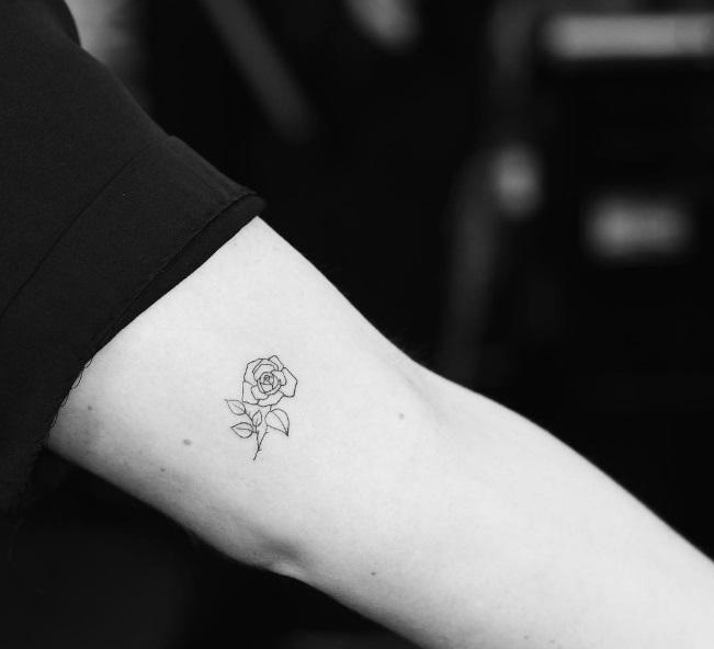 Illustration de l'article : 14 beautiful rose tattoos that are easy to create