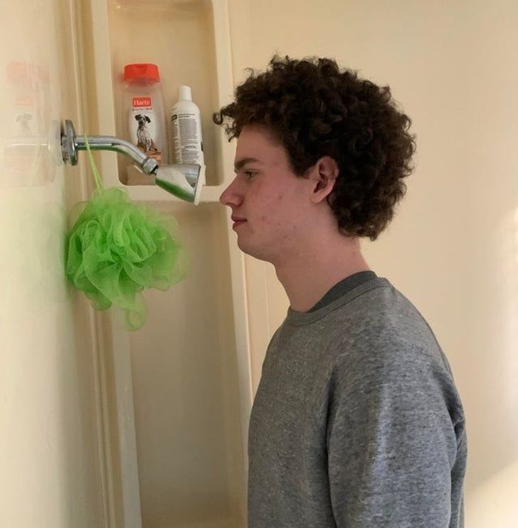 Illustration de l'article : 20 times someone ended up with a disastrous DIY job on their hands