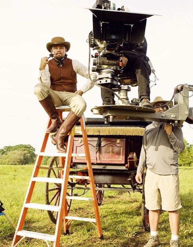Illustration de l'article : 40 fascinating behind-the-scenes photos of famous movie stars and film crews