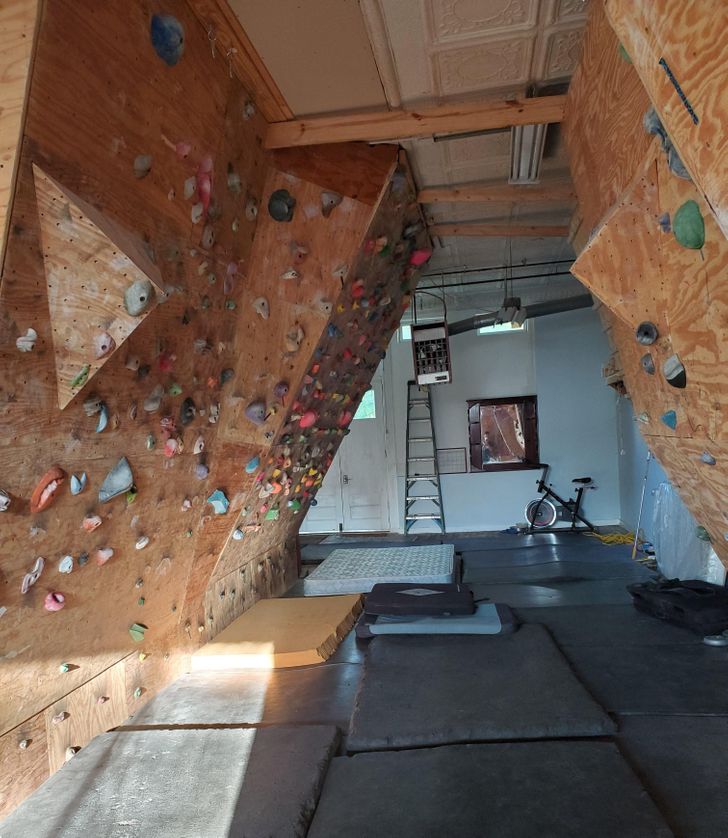 Illustration de l'article : 20 people who returned home with an unforgettable memory of their vacation