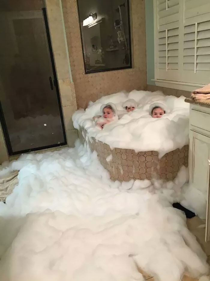 Illustration de l'article : 20 naughty acts that will make people without kids laugh