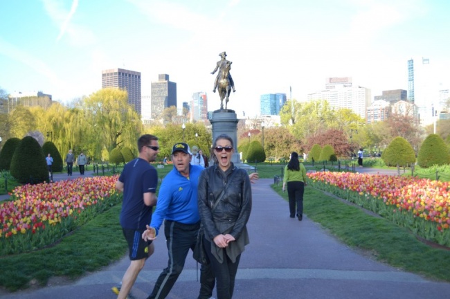 Illustration de l'article : 15 hilarious celebrity photobombs that were a true success