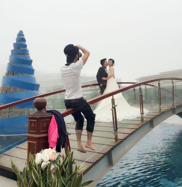 Illustration de l'article : 30 completely crazy wedding photographers! Which ones are the funniest?