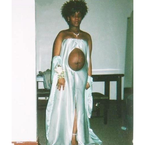 Illustration de l'article : Which of these 14 original wedding dresses is the most vile?