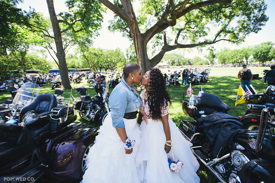 Illustration de l'article : Love has no boundaries, and these 120 gay wedding photos just make you want to love each other!