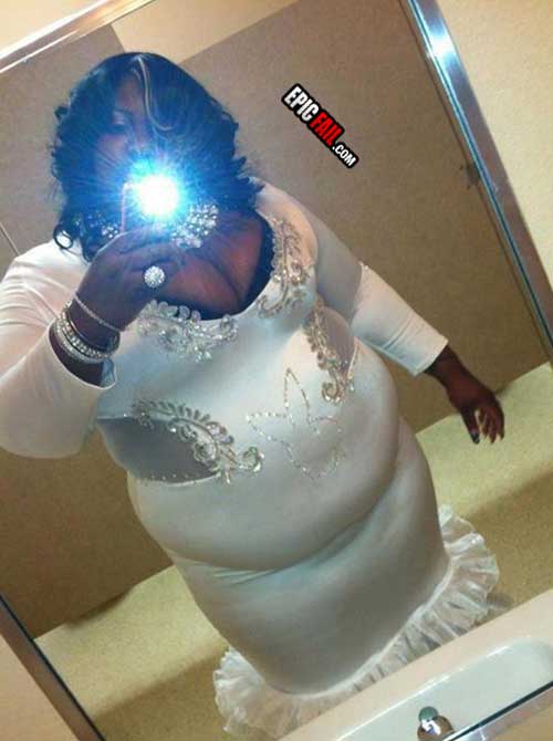 Illustration de l'article : Which of these 14 original wedding dresses is the most vile?