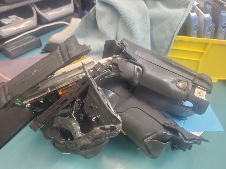 Illustration de l'article : 19 tech employees who almost pulled their hair out at work