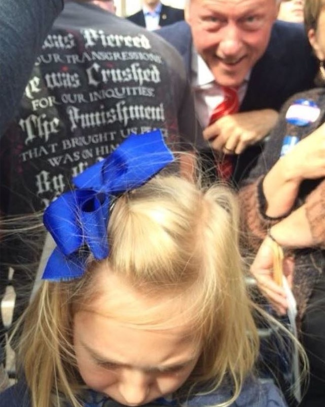 Illustration de l'article : 22 photobombs that took the internet by storm