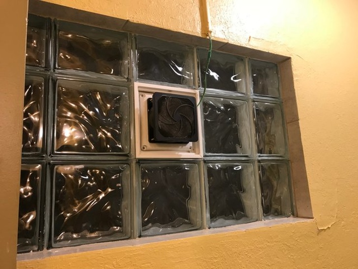 Illustration de l'article : 18 people who tried and failed at their job