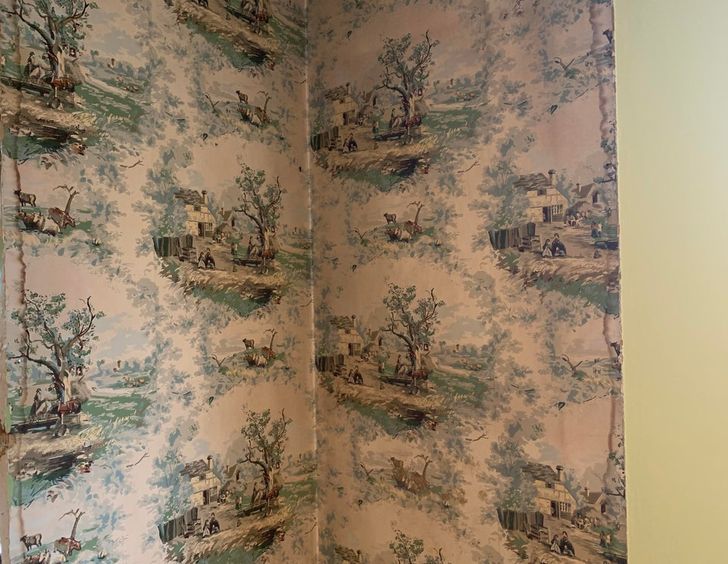 Illustration de l'article : 16 photos of old objects found by tenants when they moved into a new home