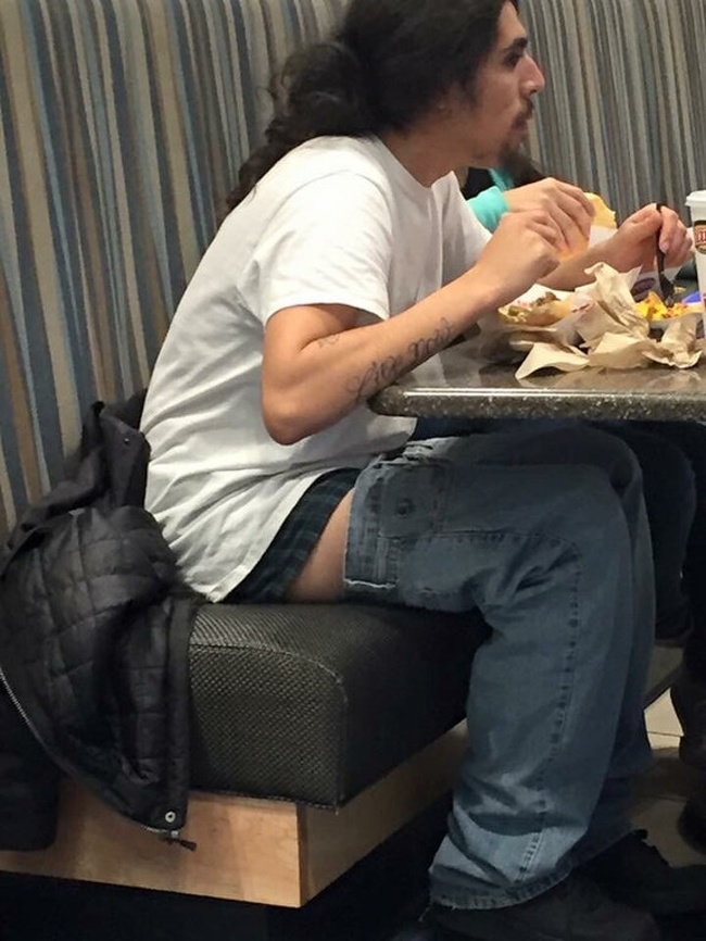 Illustration de l'article : 26 photos where something really weird is going on