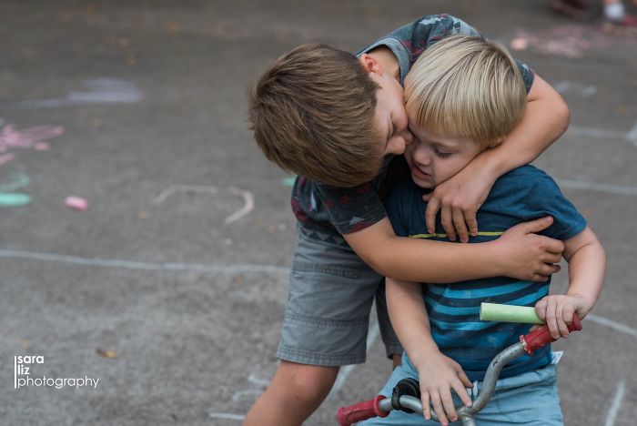 Illustration de l'article : 20 photos that show what it's like to be a mom to 3 sons
