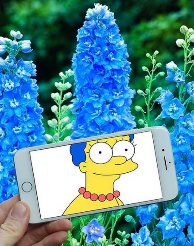 Illustration de l'article : Meet the man who uses his iPhone to recreate iconic movie and TV scenes in real-life situations