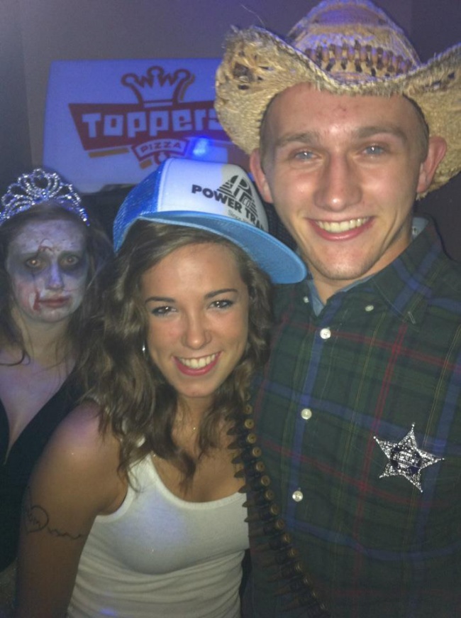 Illustration de l'article : 25 of the funniest photobombs you'll see this year!